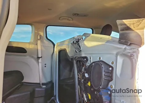 2022 Chrysler Voyager Lx из США, поврежденный, VIN 2C4RC1CG2NR186747